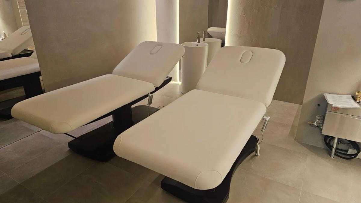 SPA-зона нашего клиента: столы Mizomed 2238 с электроприводом
