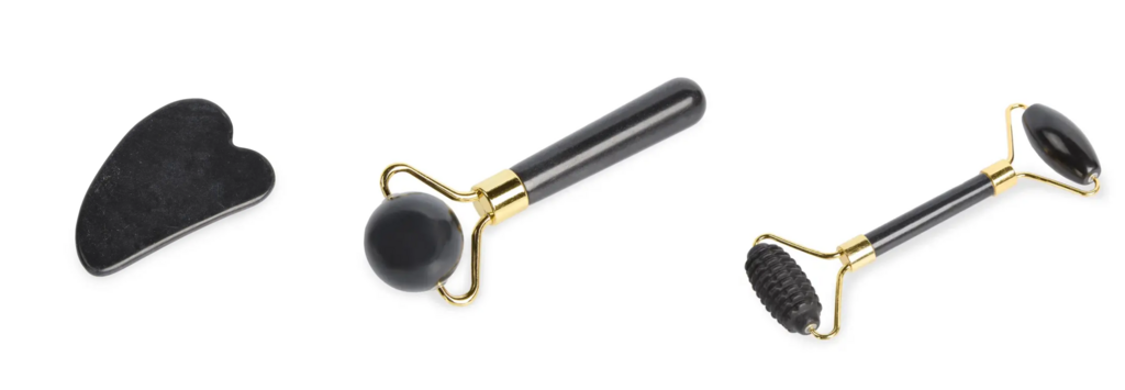 Массажный набор гуаша 2 роллера (ролика) и скребок для лица из кварца черный.png